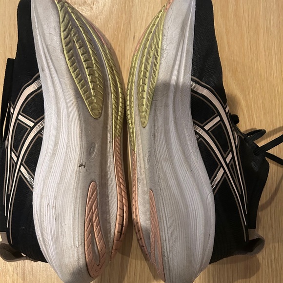 ASICS GEL NIMBUS Black and White Running Shoes WOMENS SIZE 8.5 - Picture 2 of 4